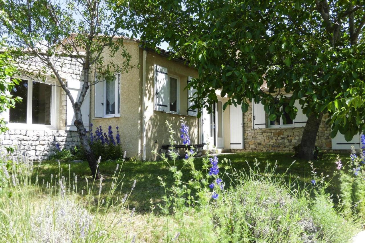 Charming Holiday Home With Private Garden, Revest-Du-Bion Kültér fotó